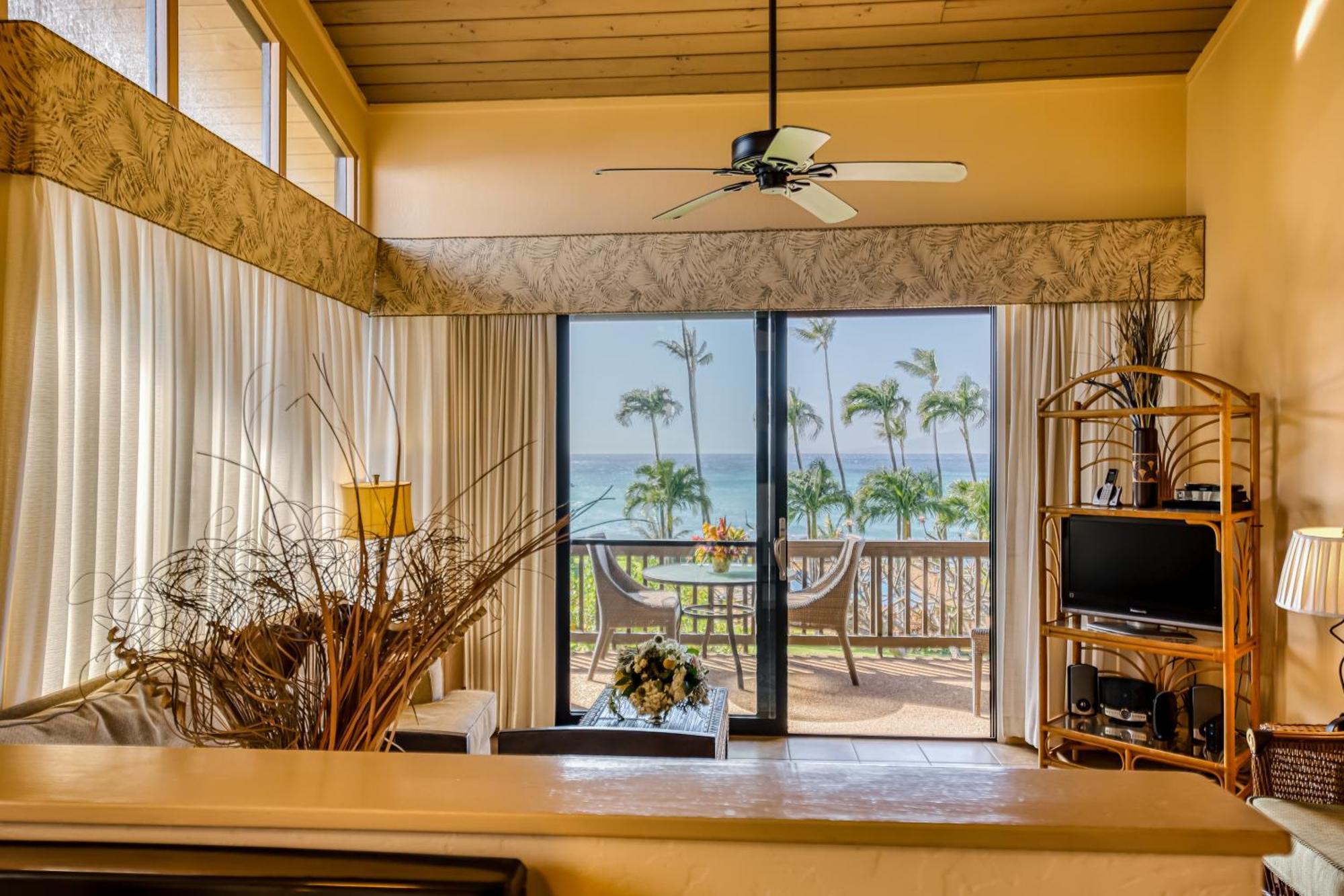 Mahina Surf Apartment Kahana Room photo